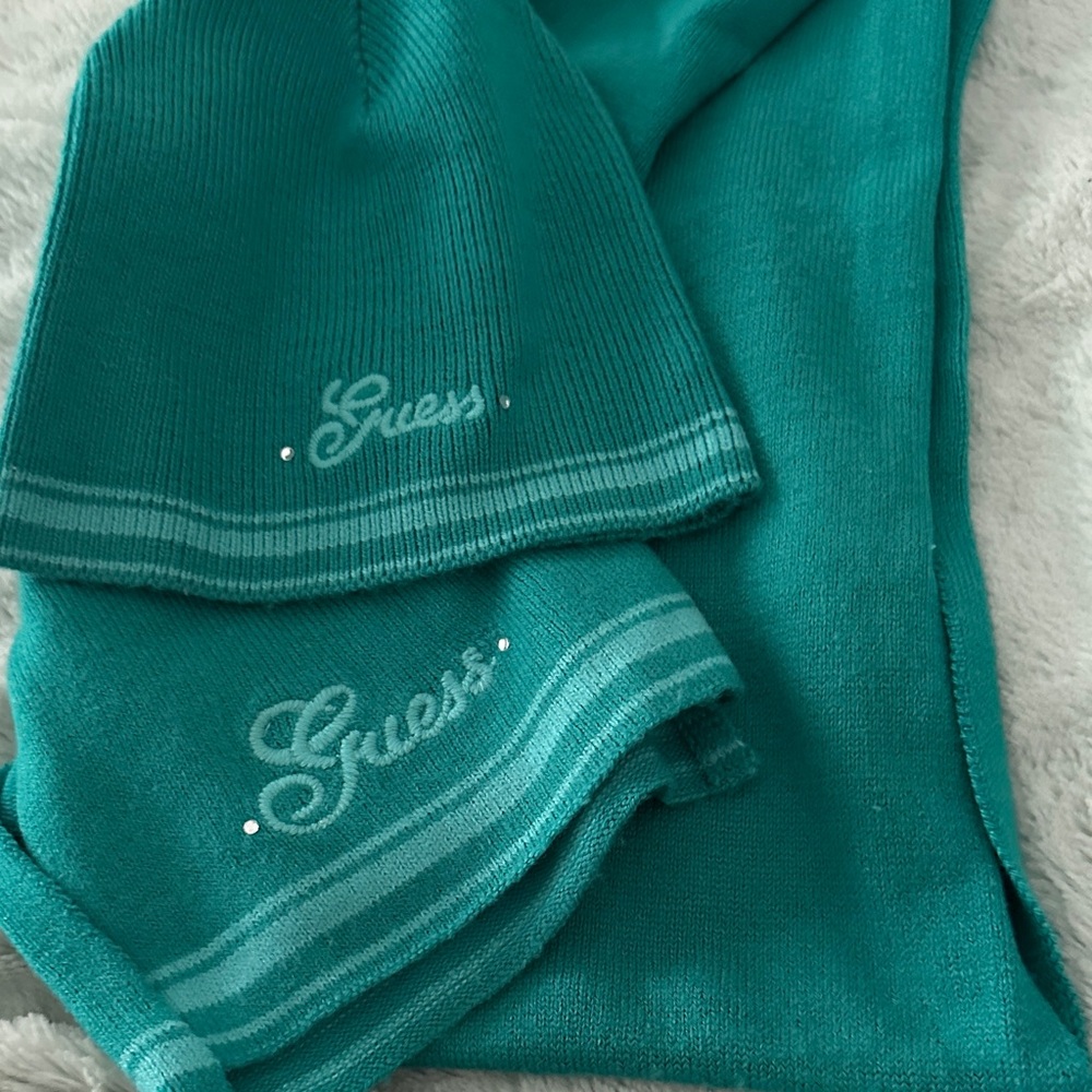 Vintage Guess Teal Scarf & Beanie